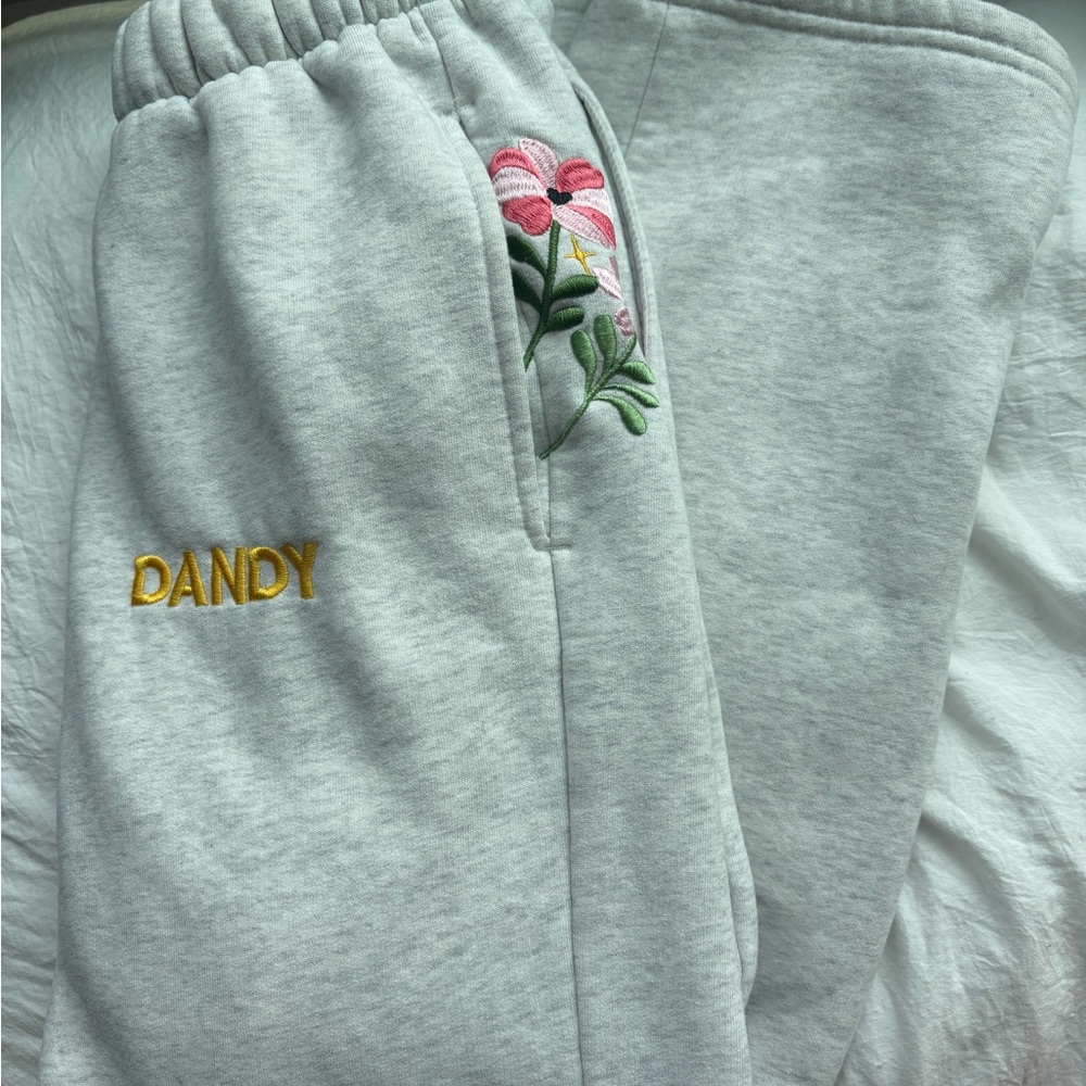 Dandy Gift Giving Sweatpants in Heather Gray